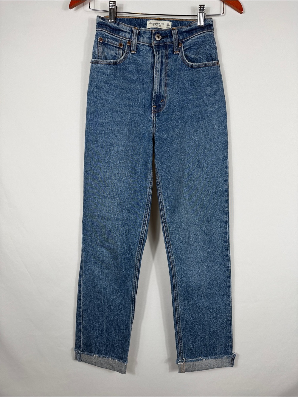 Abercrombie The 90’s Straight Ultra High Rise Curve Love Jeans. Size 23 / 000r